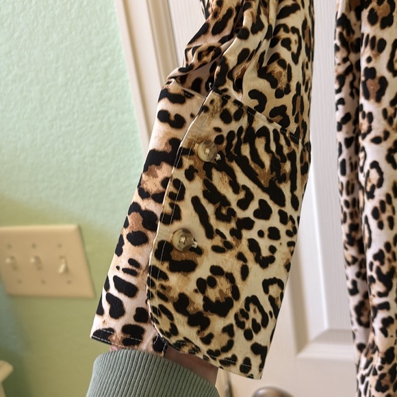 Chico’s no iron cotton blouse - Picture 2 of 5